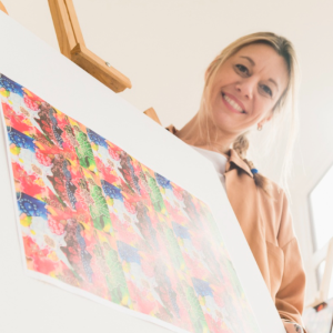 Canvas Stretching vs. Traditional Framing: Which is Right for You?